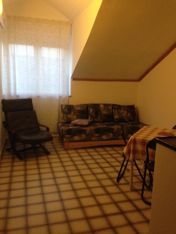 Guest House Alek Vrboska Quarto foto